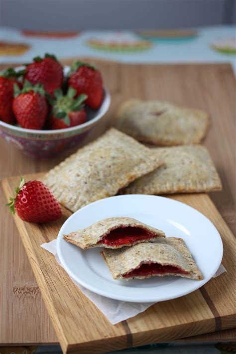 Recipe: Homemade strawberry-filled toaster pastries